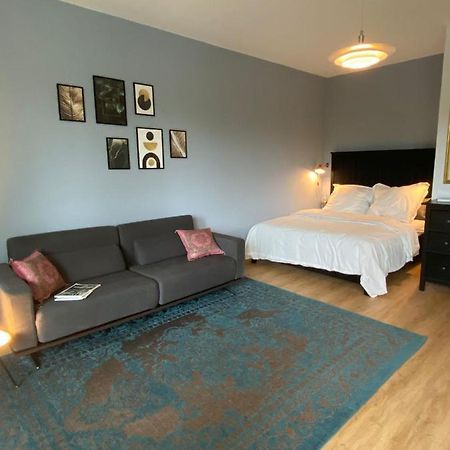 Beautiful Apartment With Balcony Берлин Экстерьер фото
