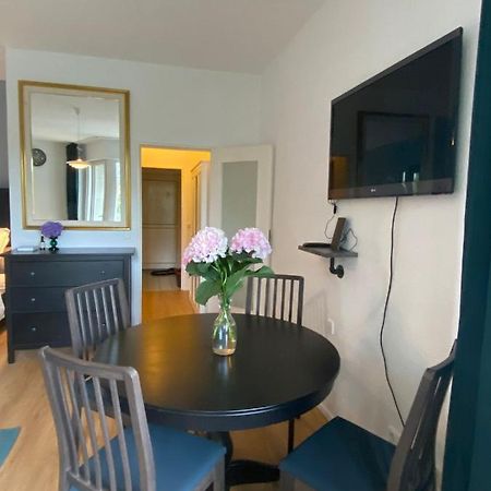 Beautiful Apartment With Balcony Берлин Экстерьер фото