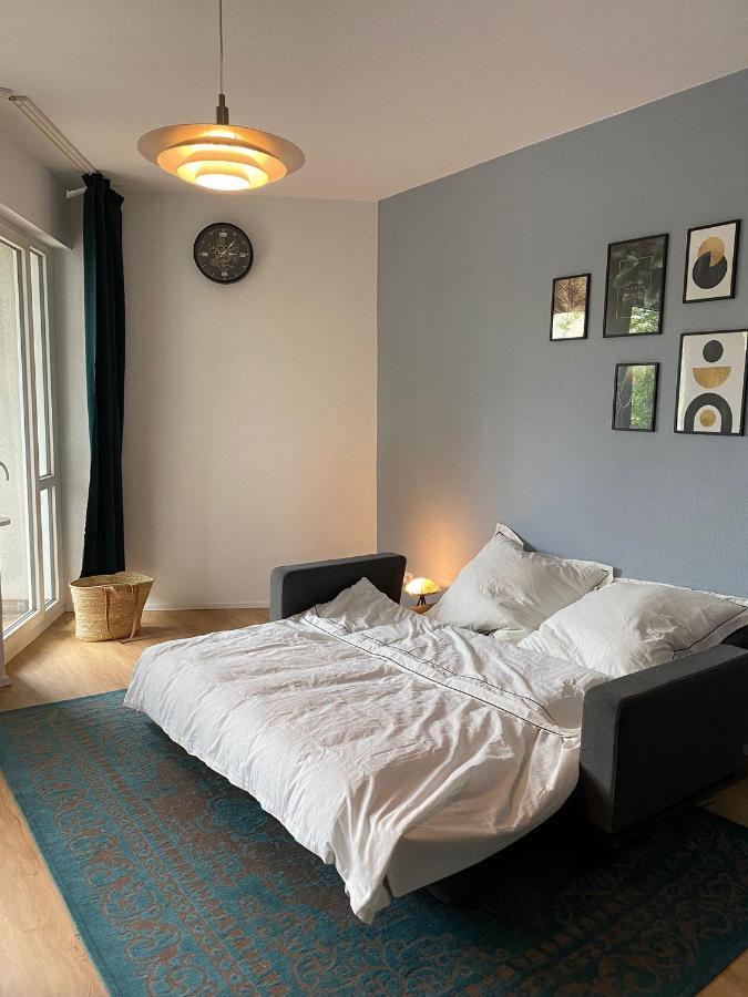 Beautiful Apartment With Balcony Берлин Экстерьер фото